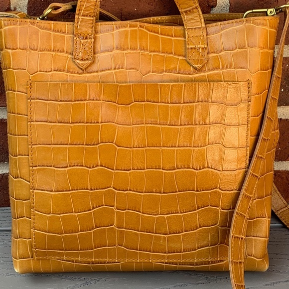 Madewell Zip-Top Leather Transport Crossbody Bag - Picture 11 of 13